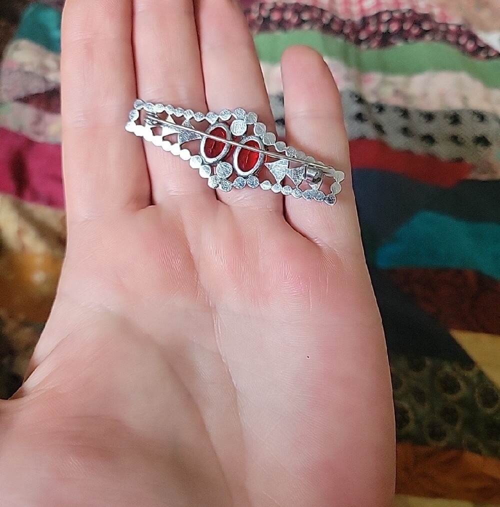Red Crystal Barrette Brooch - Picture 2 of 3